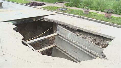 MSD: Collapsed sewer pipe caused Dogtown sinkhole, not water main break